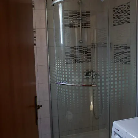 Mikula Apartman Mravince